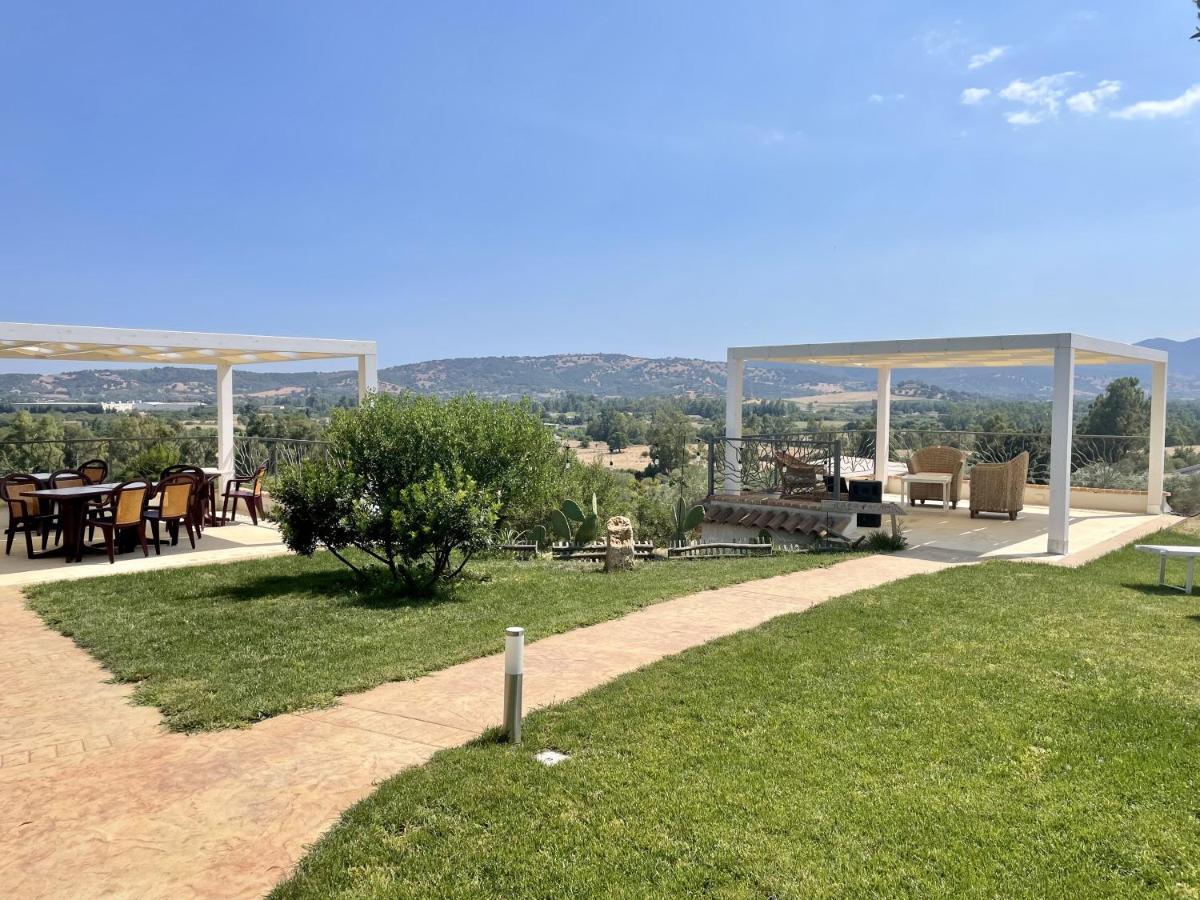 Hotel Essenza Di Mirto Ла-Калетта Экстерьер фото