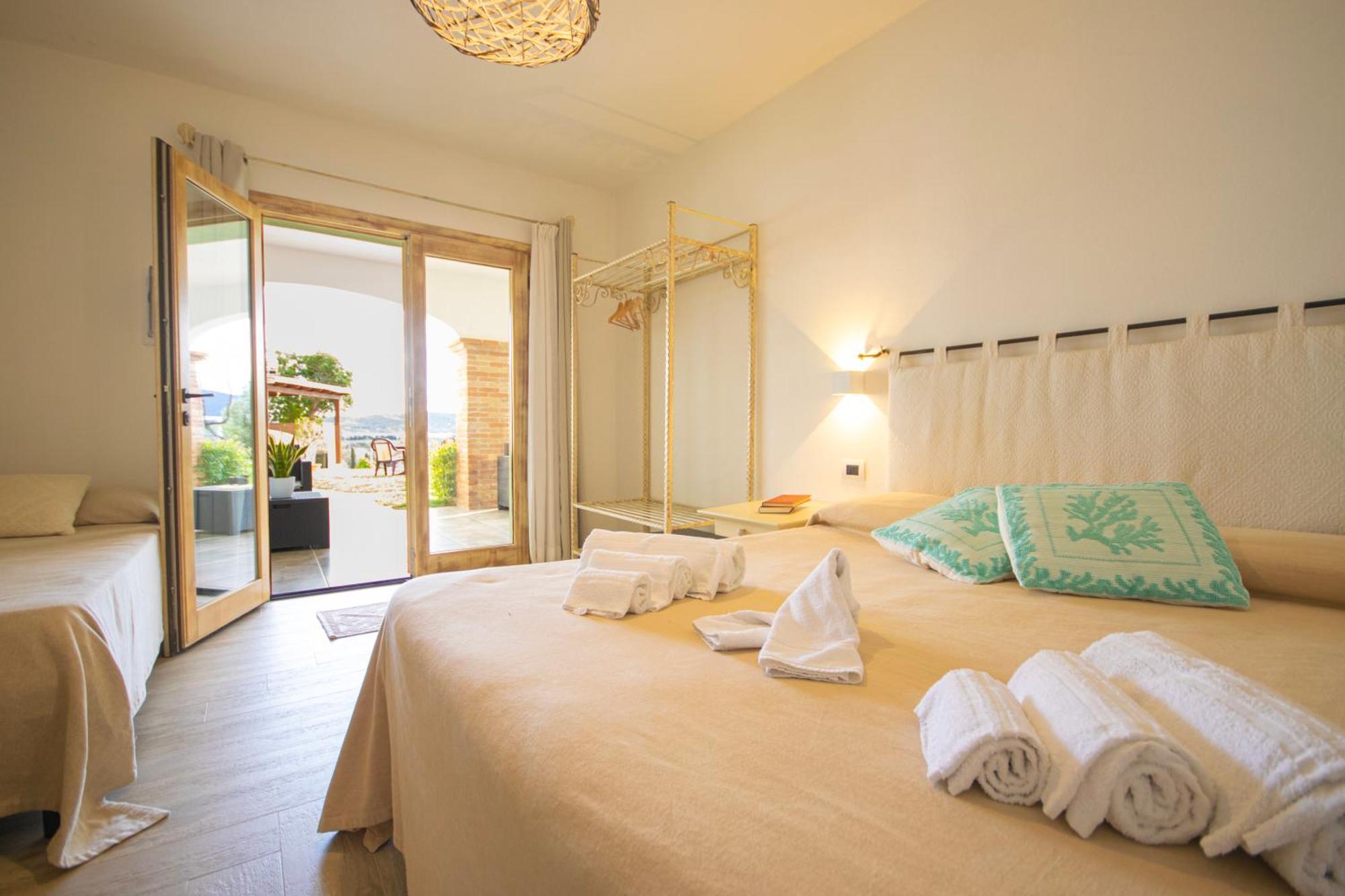 Hotel Essenza Di Mirto Ла-Калетта Номер фото