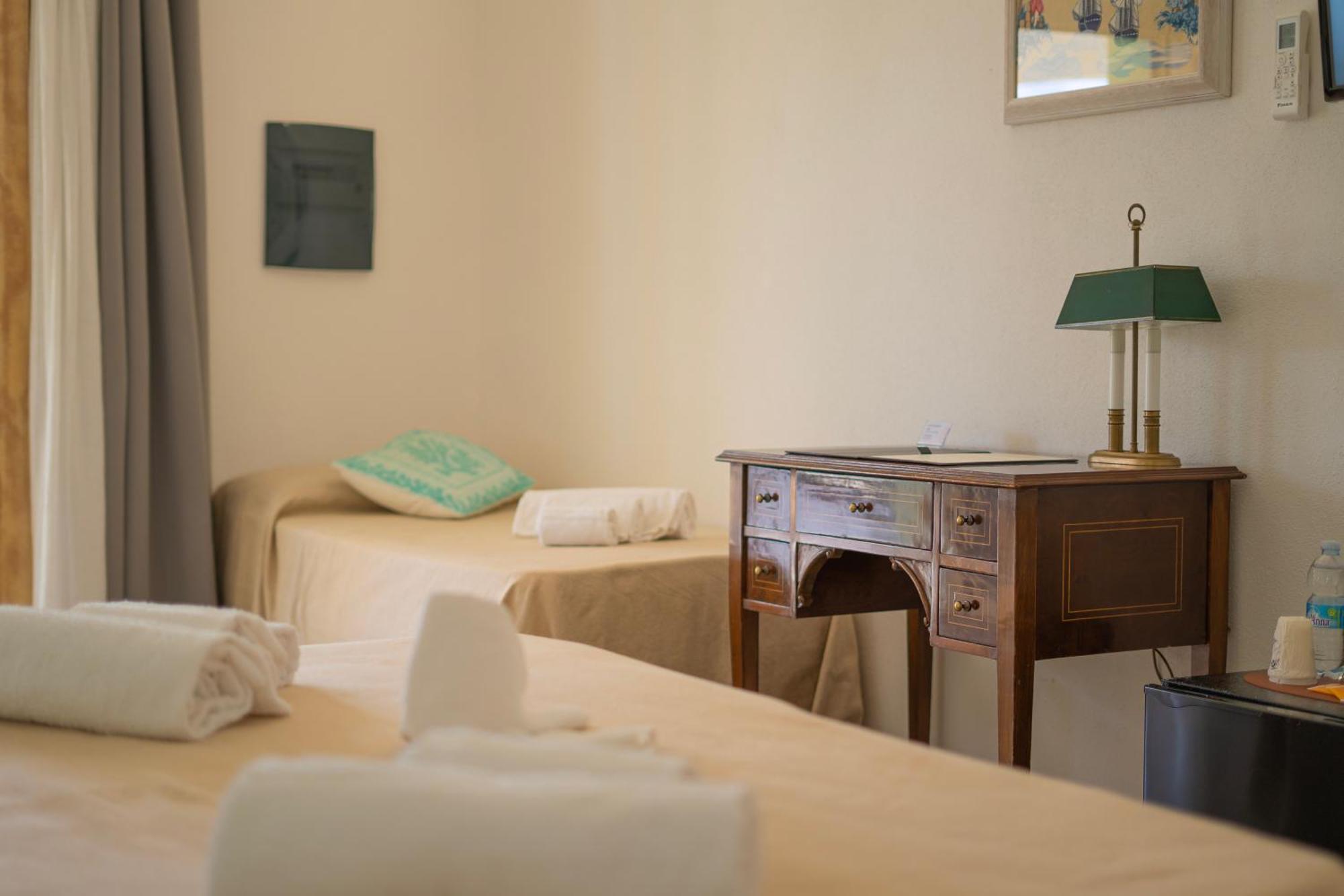 Hotel Essenza Di Mirto Ла-Калетта Экстерьер фото