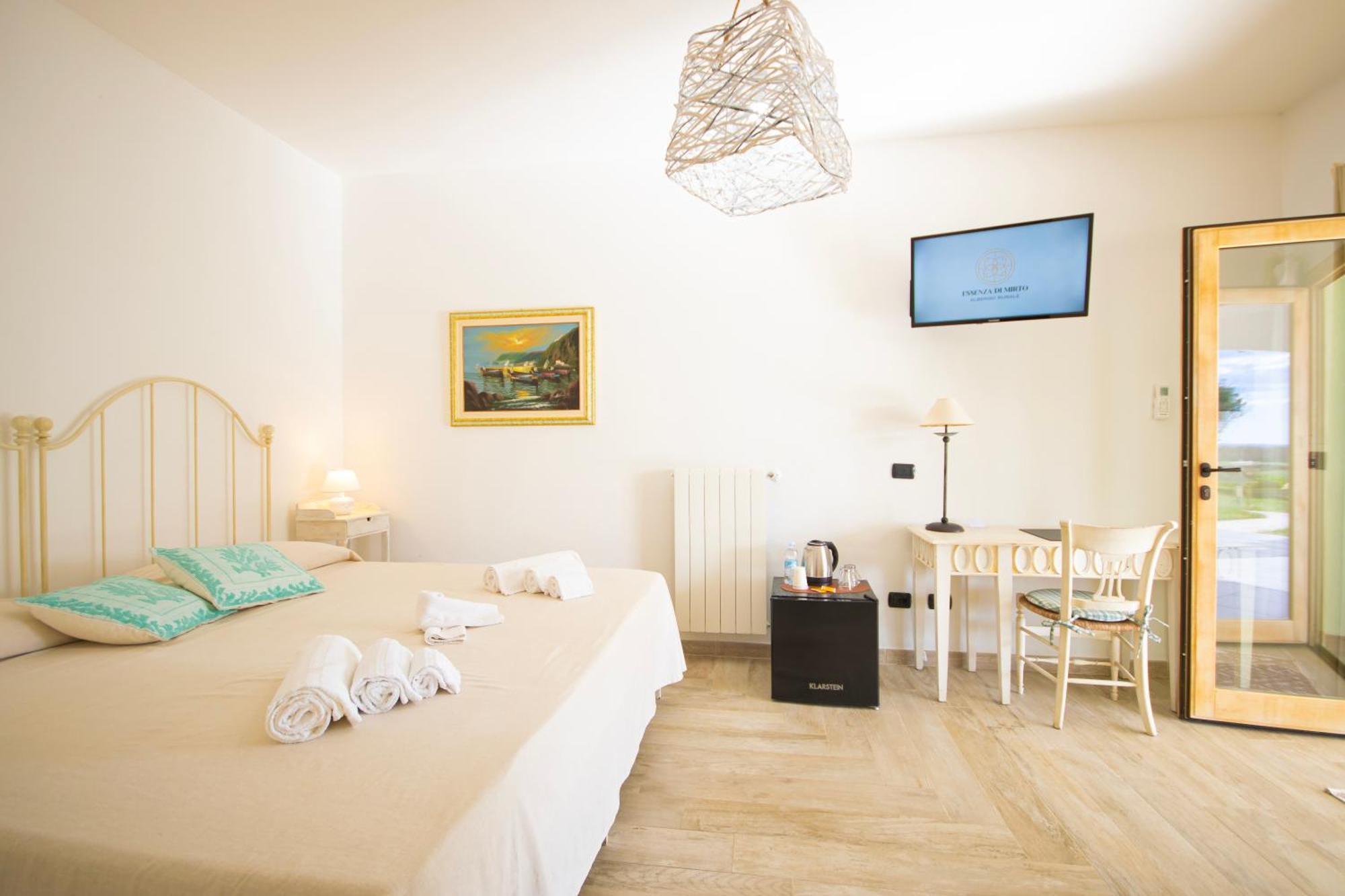 Hotel Essenza Di Mirto Ла-Калетта Экстерьер фото